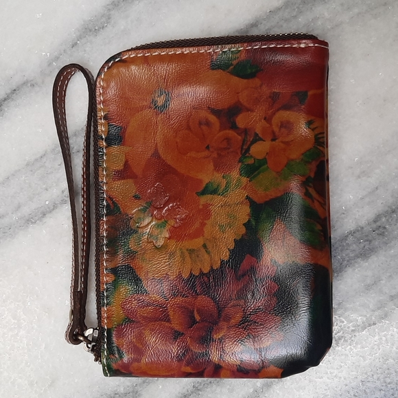 Patricia Nash Handbags - Patricia Nash Set - Wristlet & Scarf